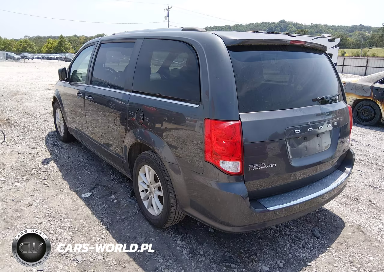 2018 Dodge Grand Caravan Sxt VIN:2C4RDGCG8JR328755 - 3