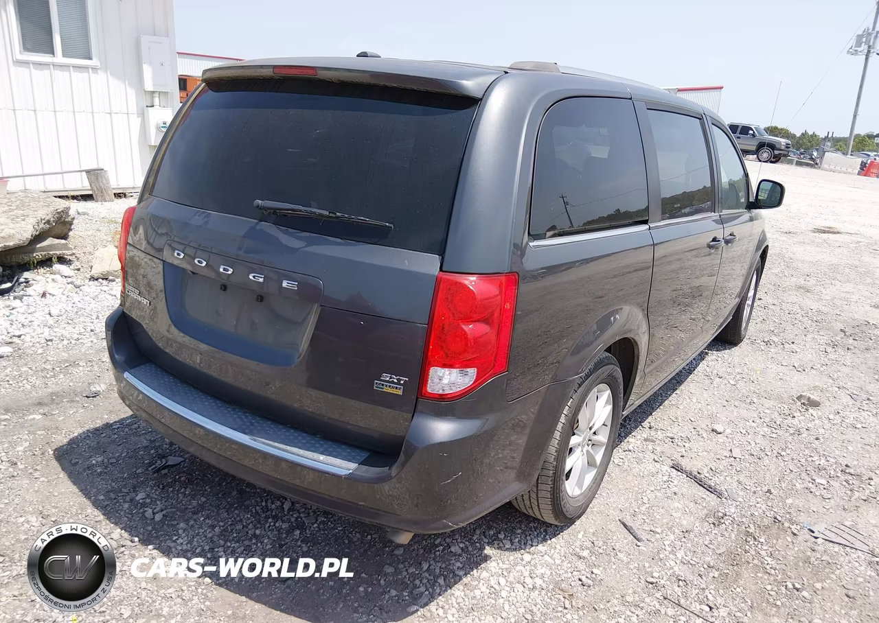 2018 Dodge Grand Caravan Sxt VIN:2C4RDGCG8JR328755 - 4