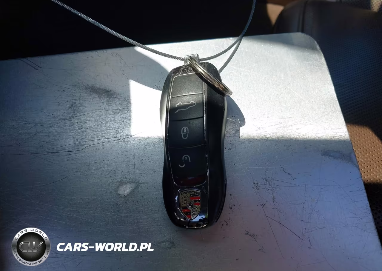 2015 Porsche Cayenne Turbo VIN:WP1AC2A21FLA82088 - 11