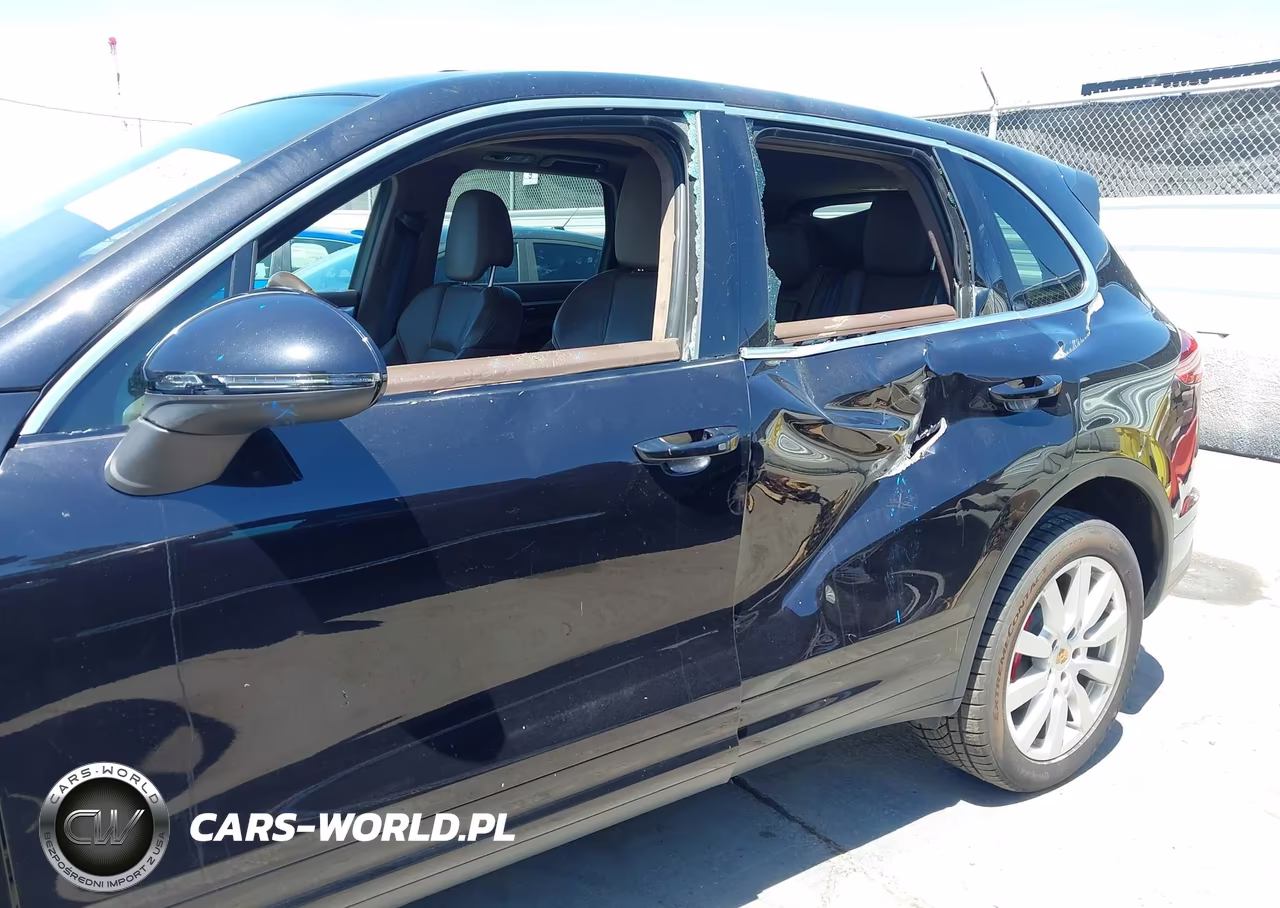 2015 Porsche Cayenne Turbo VIN:WP1AC2A21FLA82088 - 6