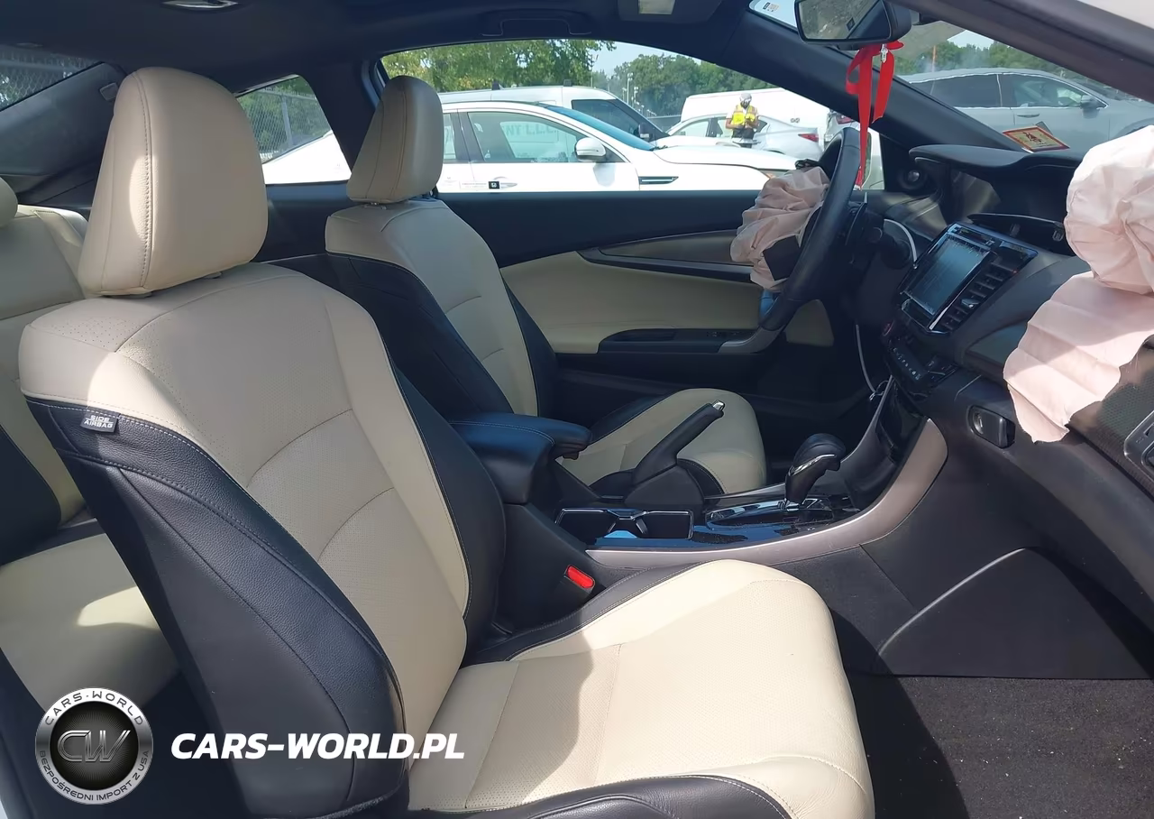 2017 Honda Accord Touring V6 VIN:1HGCT2B0XHA005260 - 5