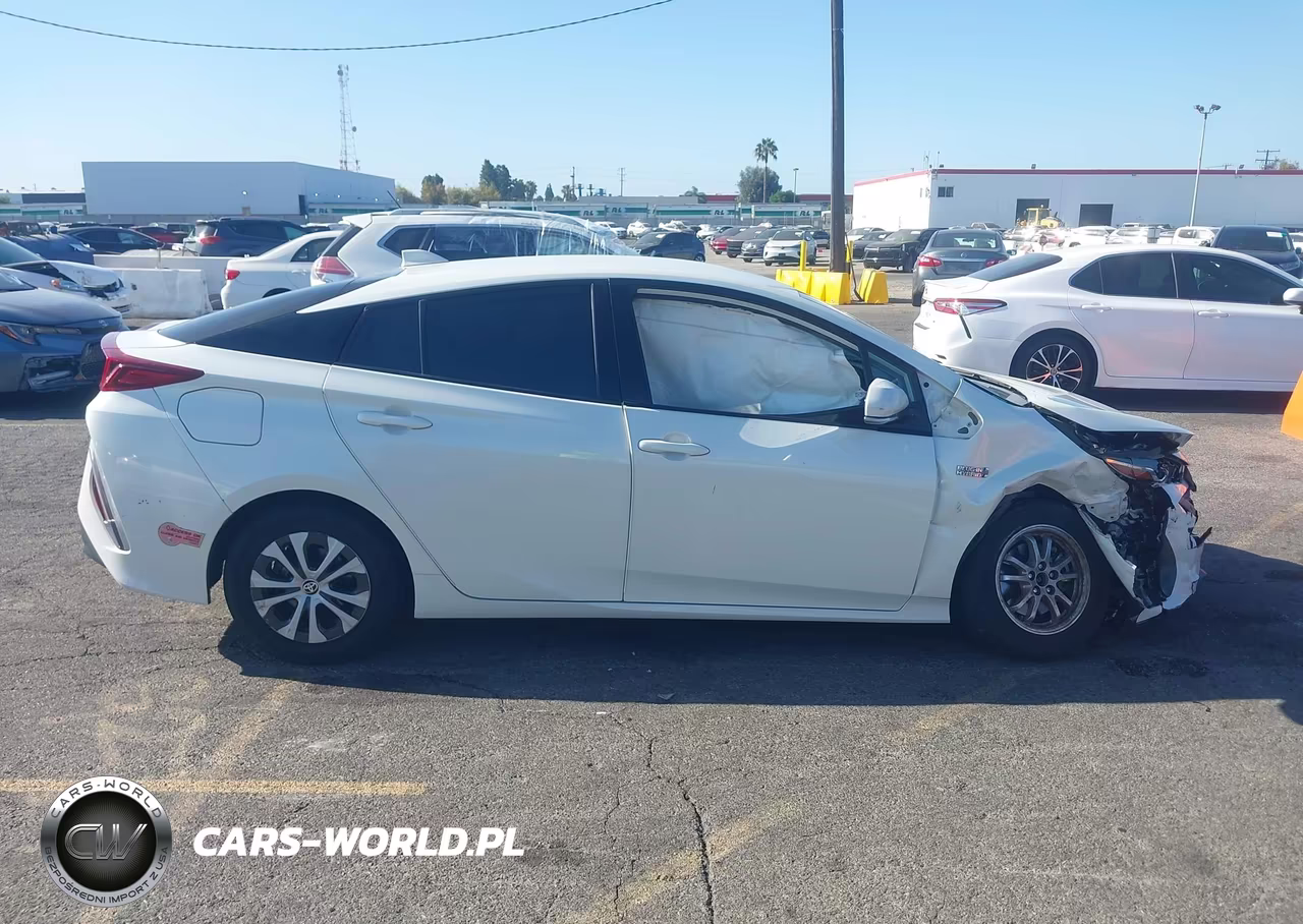 2020 Toyota Prius Prime Xle VIN:JTDKARFP7L3136384 - 13