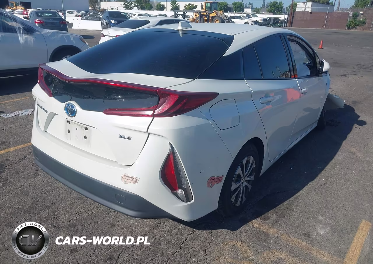 2020 Toyota Prius Prime Xle VIN:JTDKARFP7L3136384 - 4