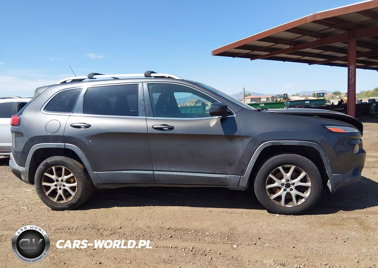 2015 Jeep Cherokee Latitude VIN:1C4PJMCBXFW589046 - 13