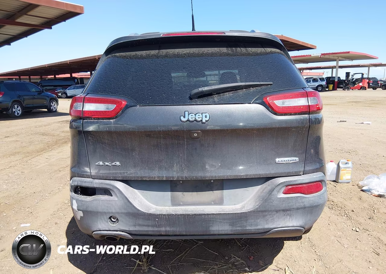 2015 Jeep Cherokee Latitude VIN:1C4PJMCBXFW589046 - 16