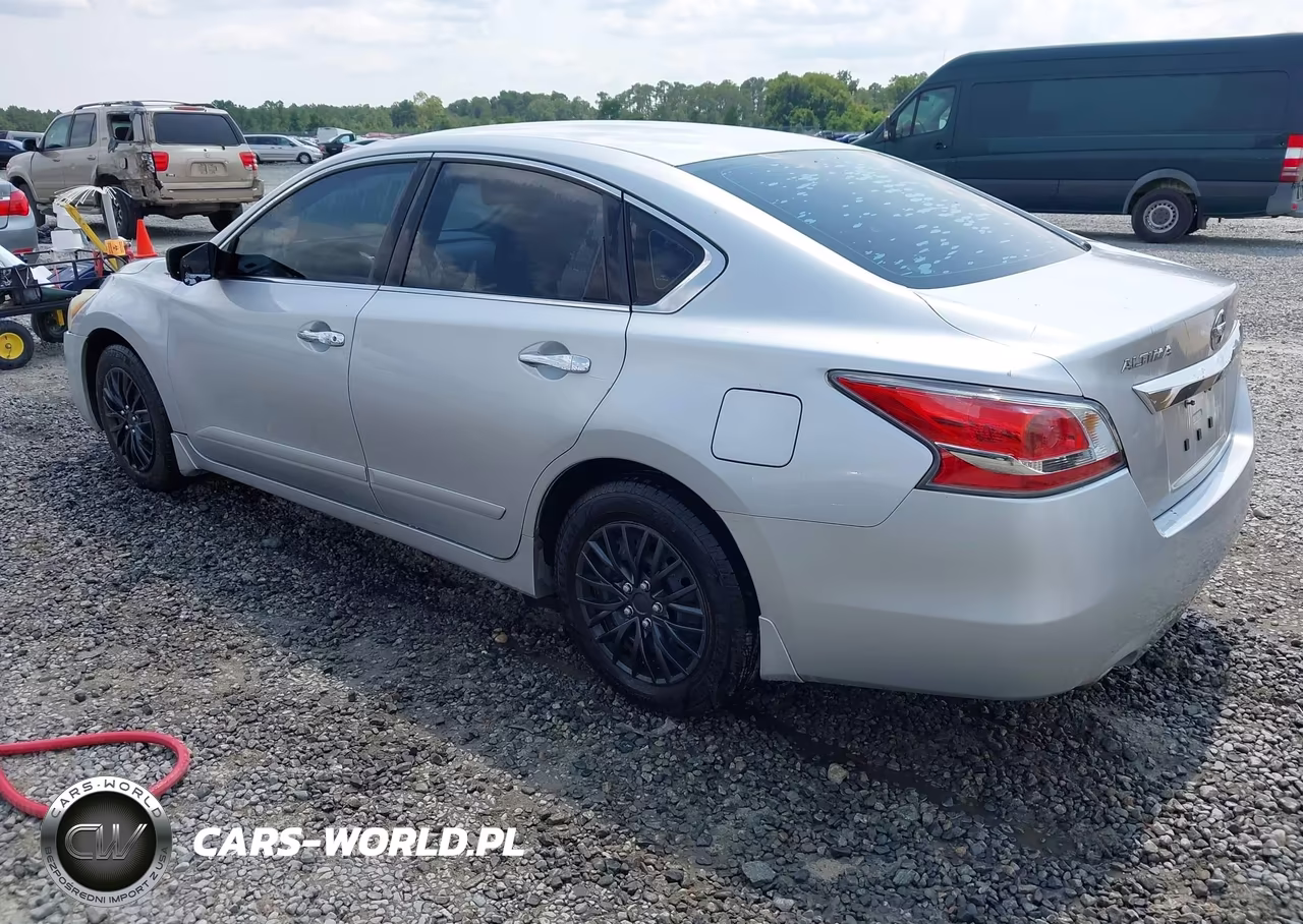 2015 Nissan Altima 2.5 S VIN:1N4AL3AP8FC211758 - 3