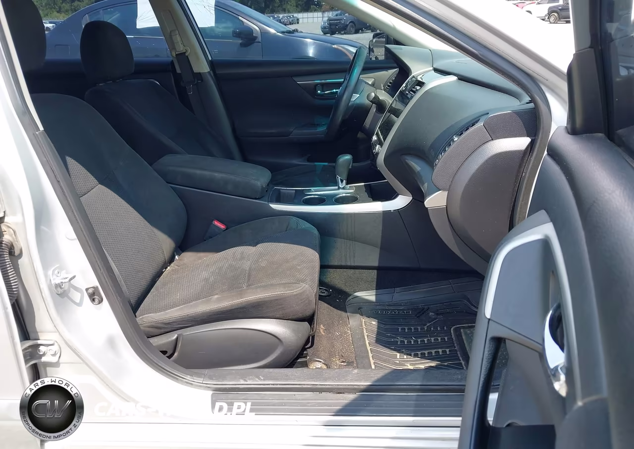 2015 Nissan Altima 2.5 S VIN:1N4AL3AP8FC211758 - 5