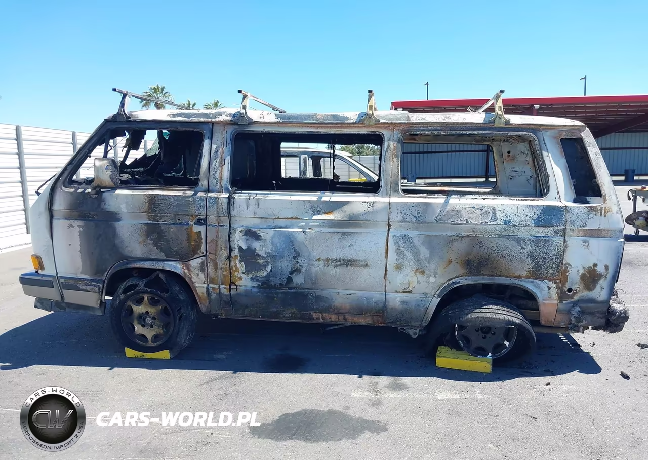 1990 Volkswagen Vanagon Bus VIN:WV2YB0257LH011168 - 13