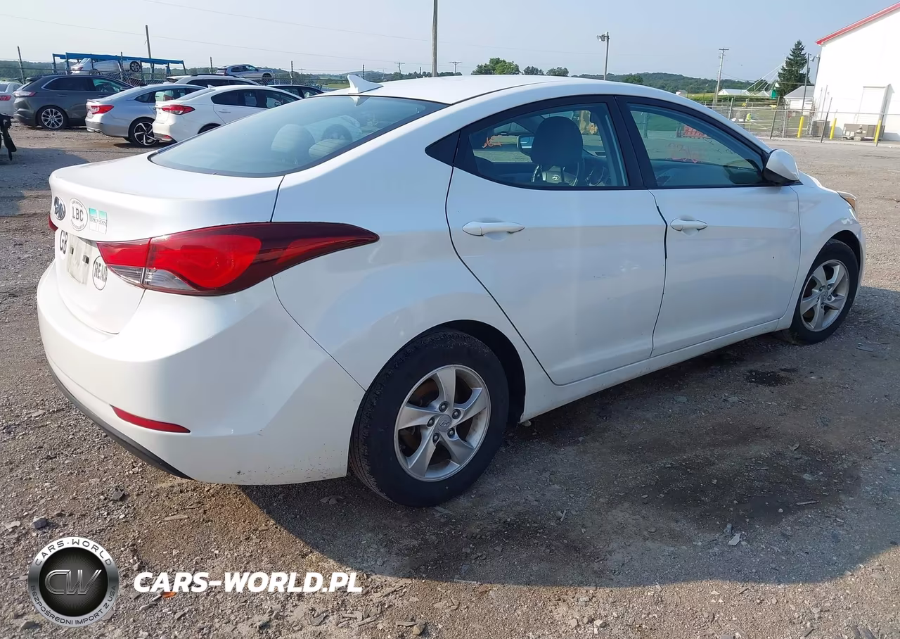 2015 Hyundai Elantra Se VIN:5NPDH4AE4FH551023 - 4