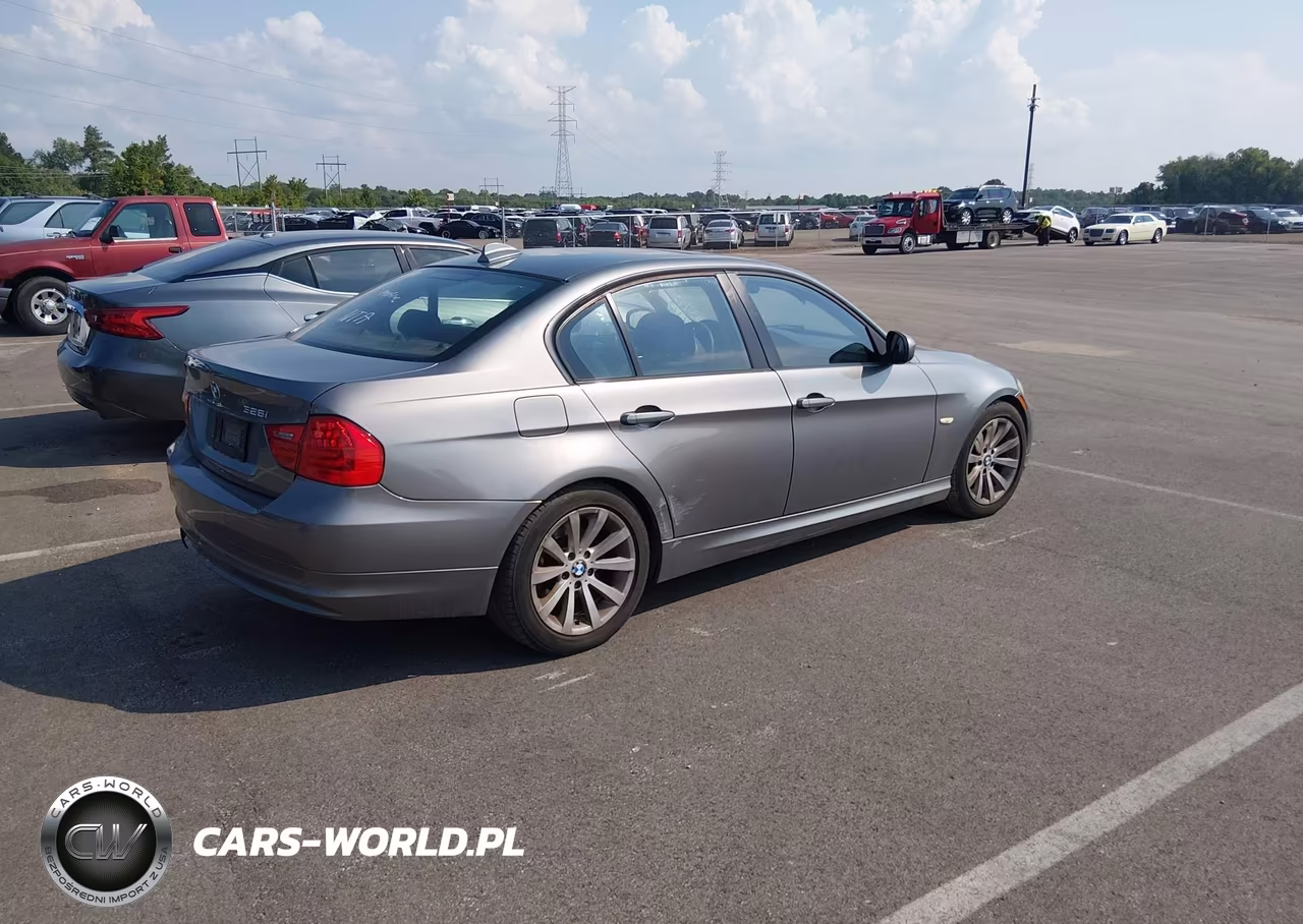 2011 BMW 328I VIN:WBAPH7C50BE461712 - 4