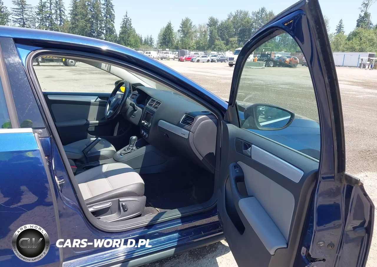 2013 Volkswagen Jetta Hybrid Sel Premium VIN:3VW637AJ1DM306688 - 5