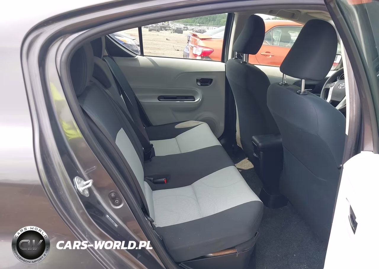 2012 Toyota Prius C Two VIN:JTDKDTB32C1506854 - 8