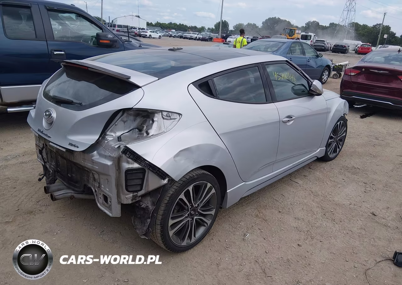 2015 Hyundai Veloster Turbo VIN:KMHTC6AE7FU235347 - 4
