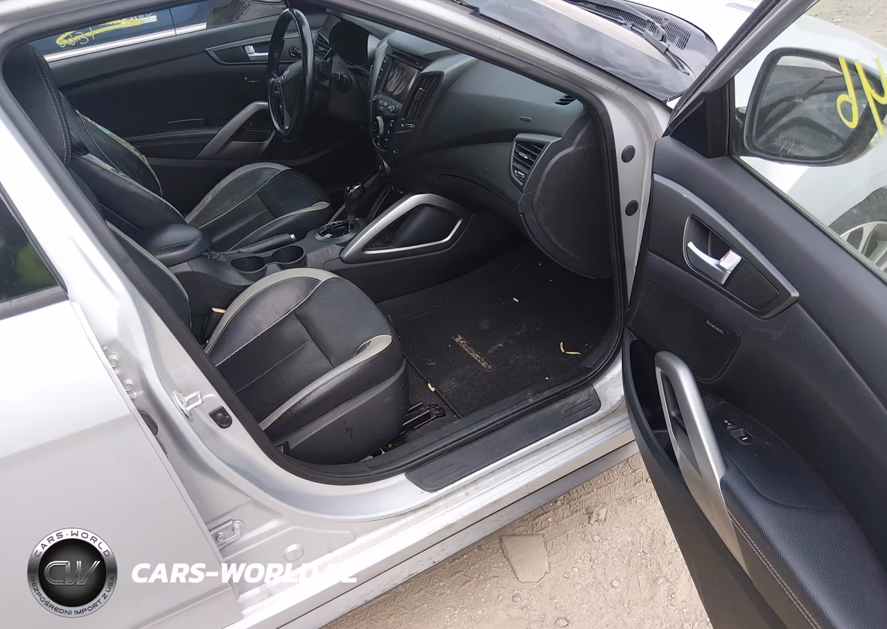 2015 Hyundai Veloster Turbo VIN:KMHTC6AE7FU235347 - 5