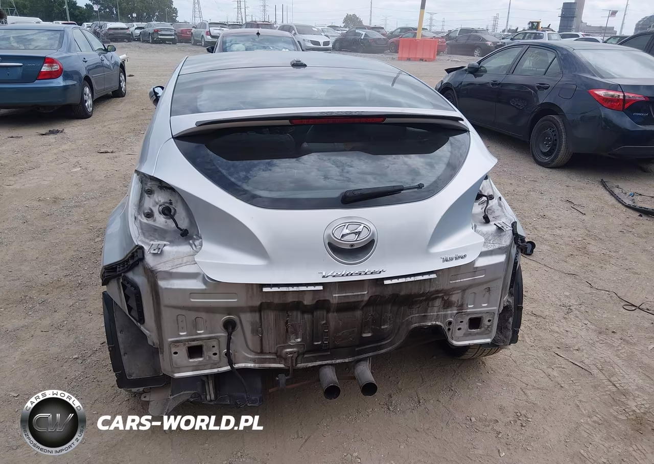 2015 Hyundai Veloster Turbo VIN:KMHTC6AE7FU235347 - 6