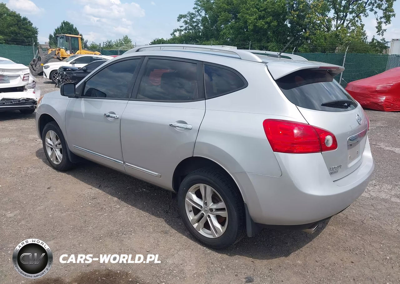 2015 Nissan Rogue Select S VIN:JN8AS5MV5FW770965 - 3