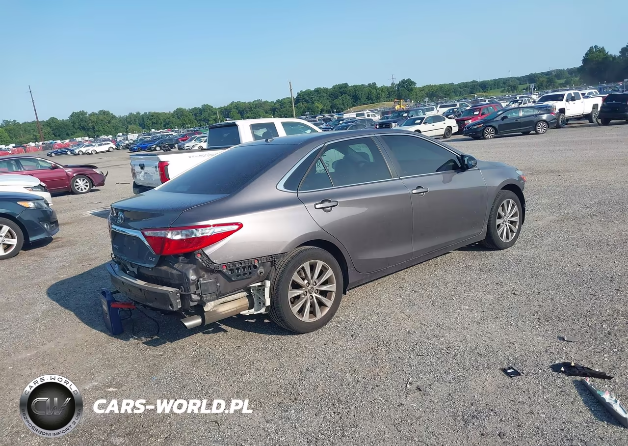 2015 Toyota Camry Xle VIN:4T1BF1FK0FU906636 - 4