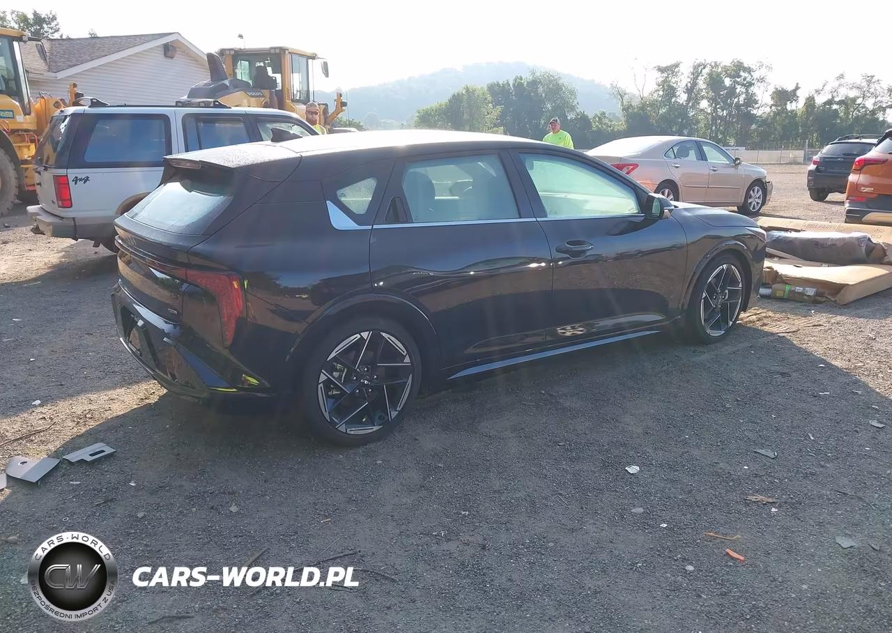 2026 Kia K4 Gt-Line VIN:3KPFU5DE4TE348820 - 4