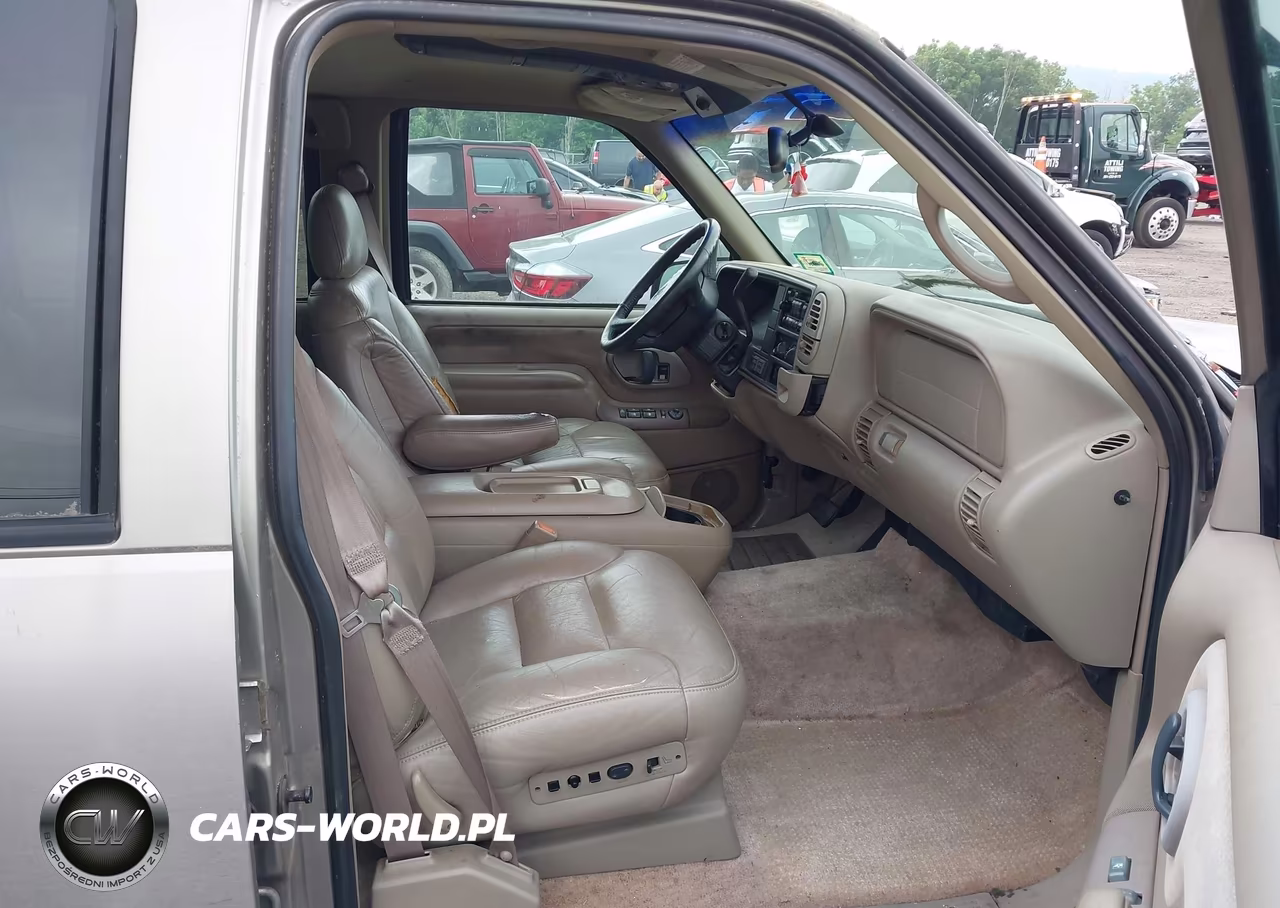 1999 Chevrolet Tahoe Ls VIN:1GNEK13R9XJ349881 - 5