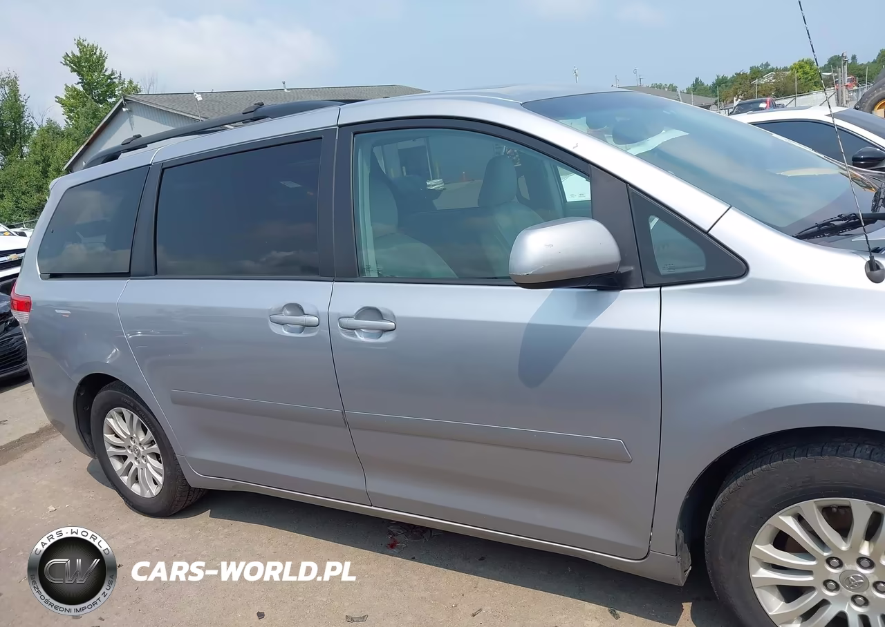 2012 Toyota Sienna Xle V6 8 Passenger VIN:5TDYK3DCXCS184660 - 13