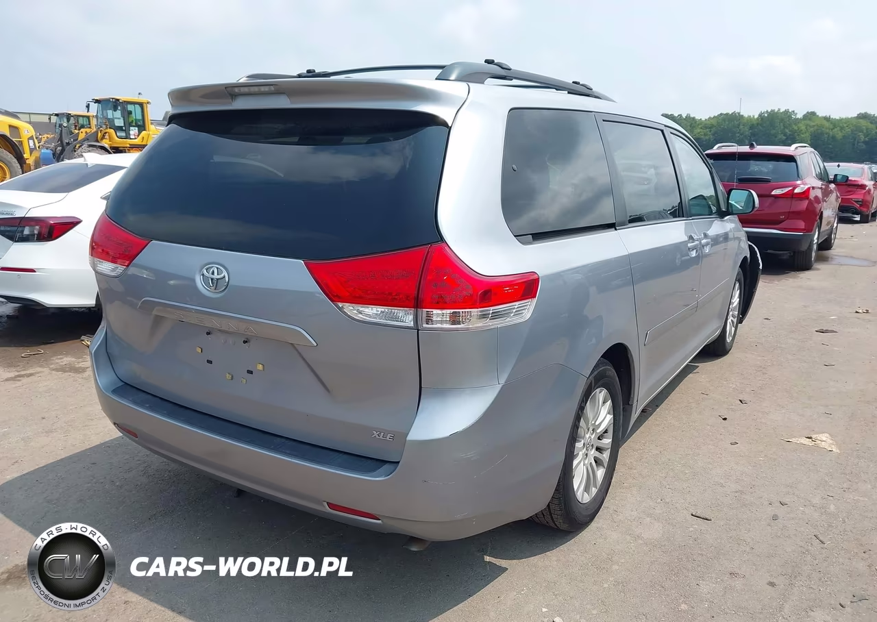 2012 Toyota Sienna Xle V6 8 Passenger VIN:5TDYK3DCXCS184660 - 4