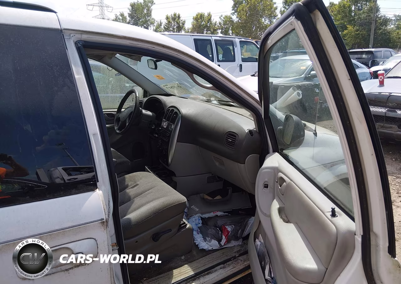 2006 Chrysler Town & Country Touring VIN:2A4GP54L06R818607 - 5