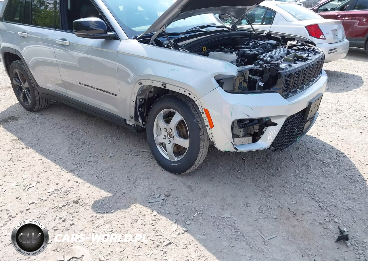 2025 Jeep Grand Cherokee Limited 4X4 VIN:1C4RJHBG0SC360321 - 6