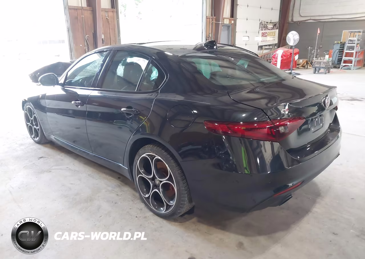 2022 Alfa Romeo Giulia Ti Awd VIN:ZARFANBN1N7659058 - 3