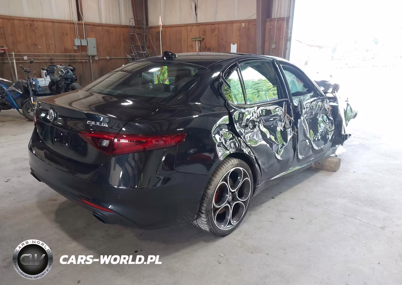 2022 Alfa Romeo Giulia Ti Awd VIN:ZARFANBN1N7659058 - 4