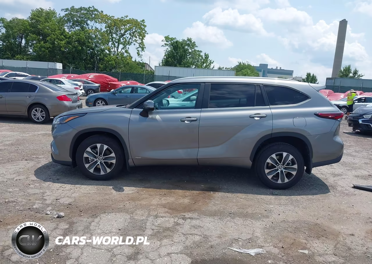 2026 Toyota Highlander Hybrid Xle VIN:5TDKBRCH1TS703178 - 14