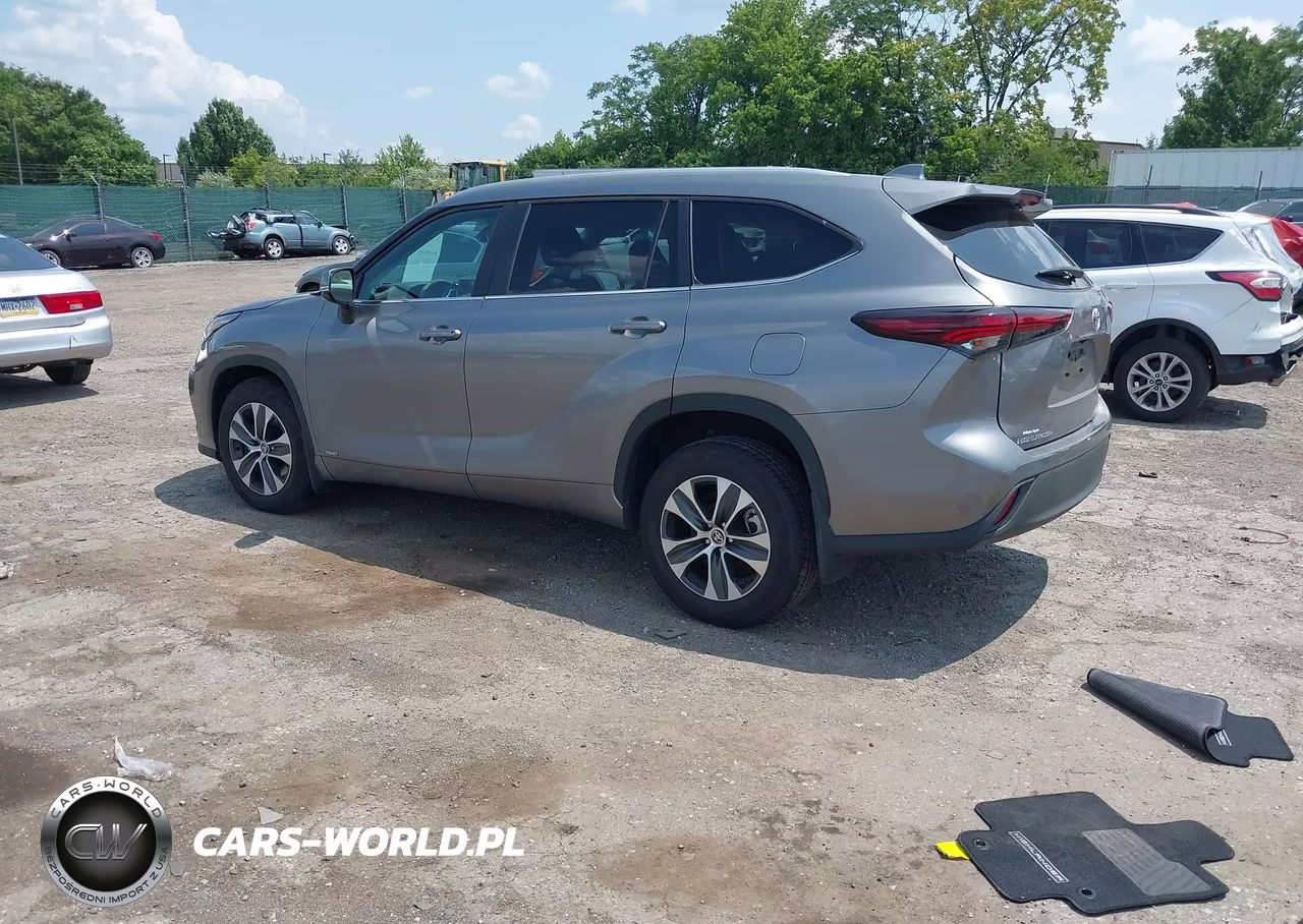 2026 Toyota Highlander Hybrid Xle VIN:5TDKBRCH1TS703178 - 3