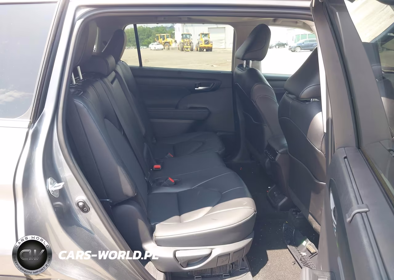 2026 Toyota Highlander Hybrid Xle VIN:5TDKBRCH1TS703178 - 8