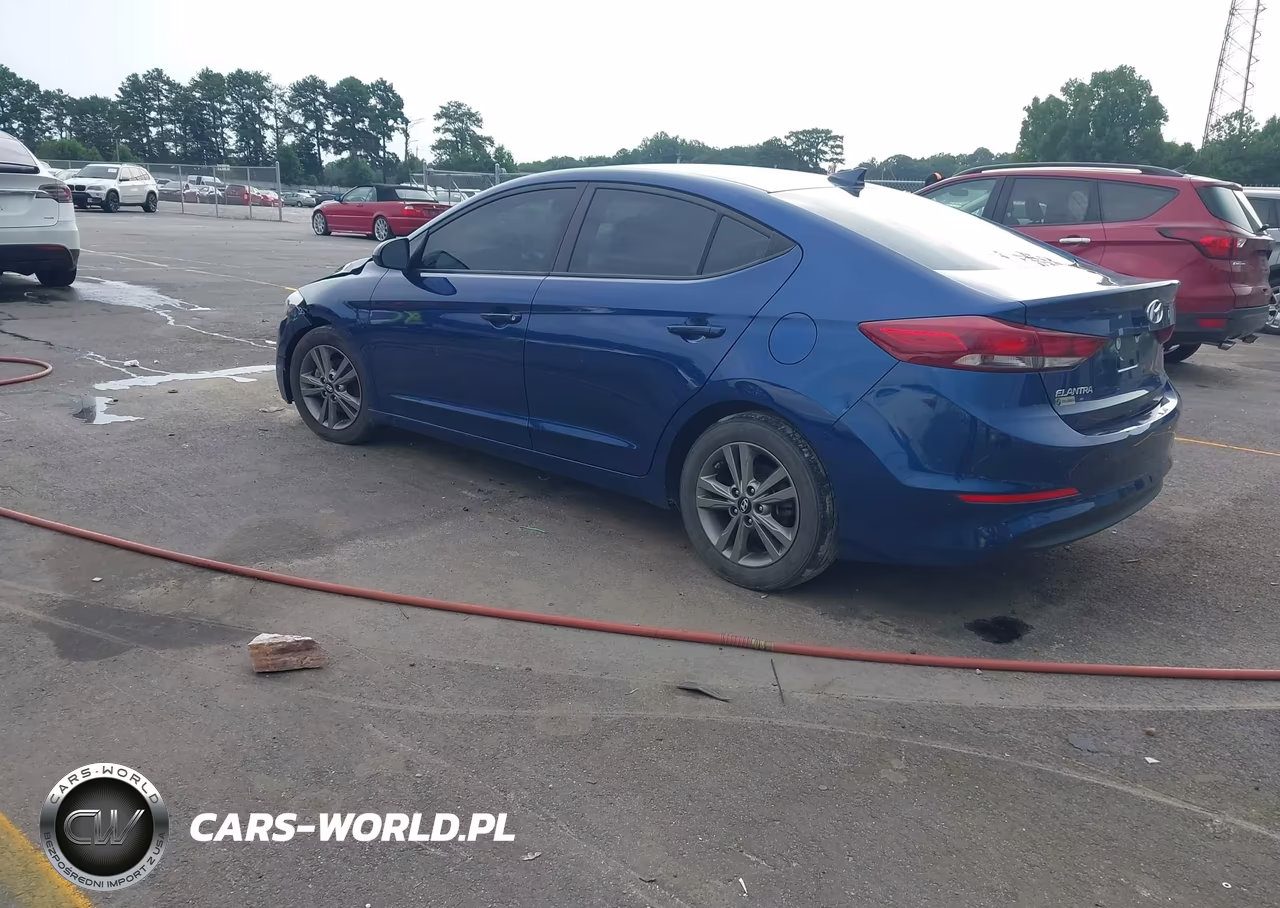 2018 Hyundai Elantra Sel VIN:5NPD84LF0JH333286 - 3