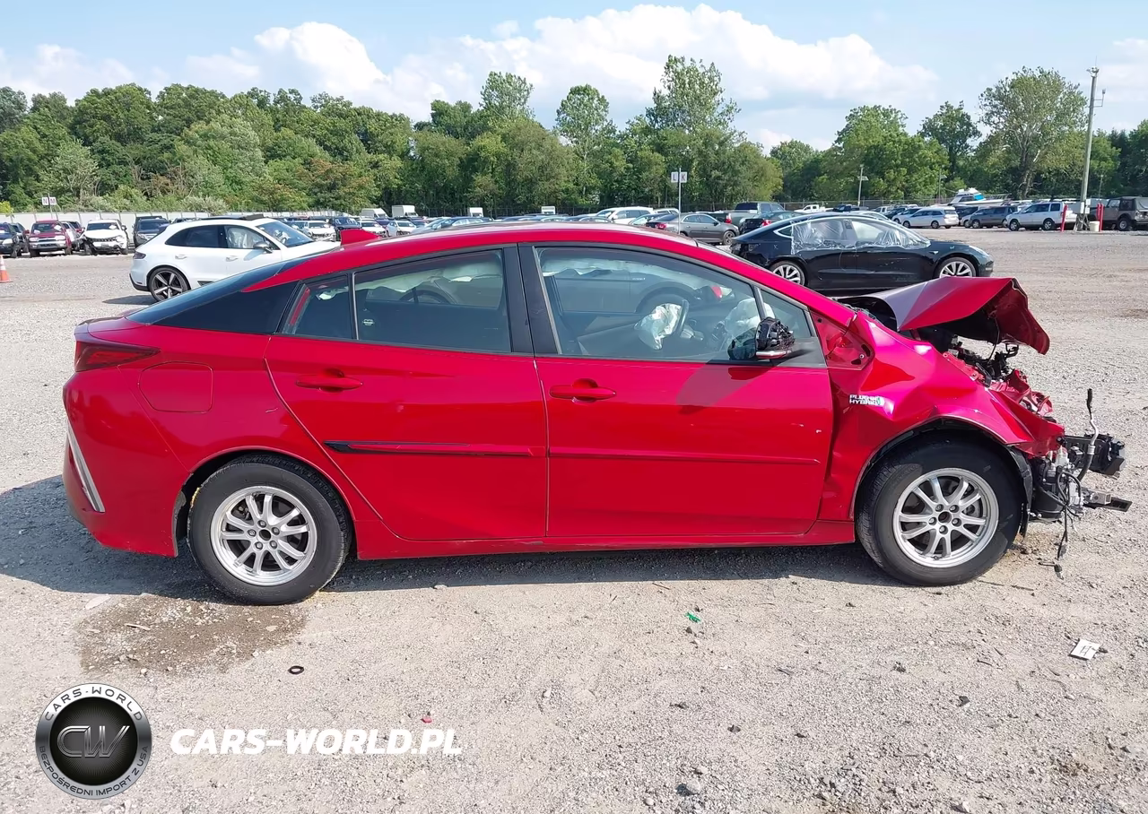 2021 Toyota Prius Prime Le VIN:JTDKAMFP2M3195573 - 14