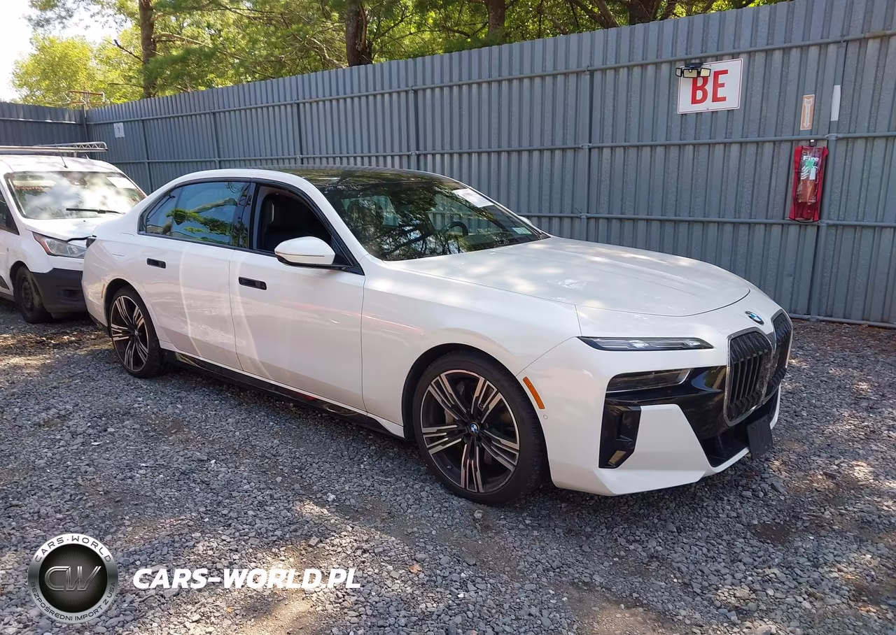 2024 BMW 760I xDrive – zdjęcie 1 z 12