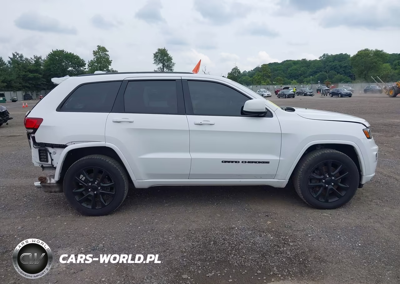 2021 Jeep Grand Cherokee Laredo X 4X4 VIN:1C4RJFAG6MC674421 - 13