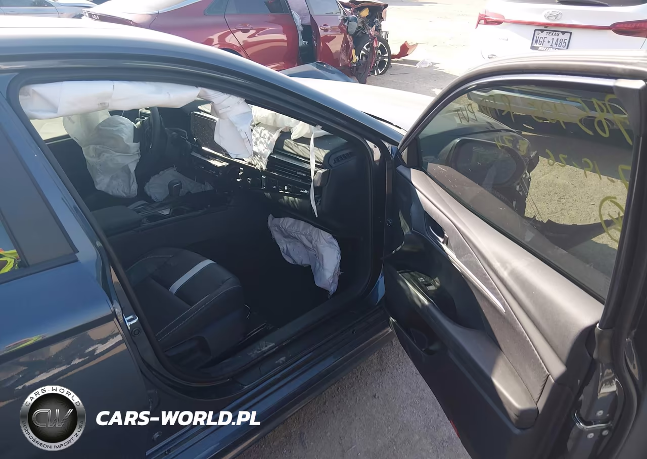 2026 Toyota Camry Se VIN:4T1DAACK9TU735831 - 5