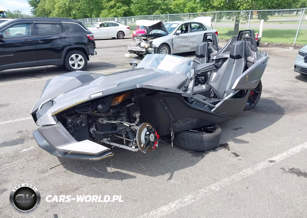 2015 Polaris Slingshot VIN:57XAASFA4F5103177 - 2
