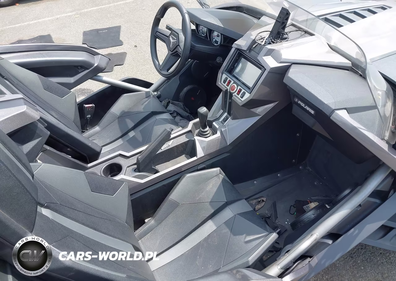 2015 Polaris Slingshot VIN:57XAASFA4F5103177 - 5