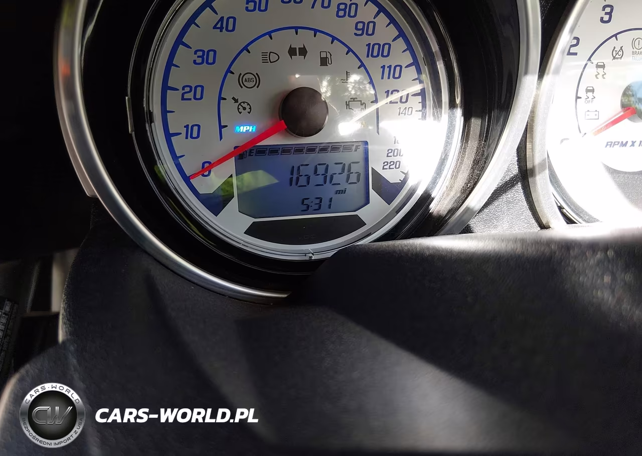 2015 Polaris Slingshot VIN:57XAASFA4F5103177 - 7