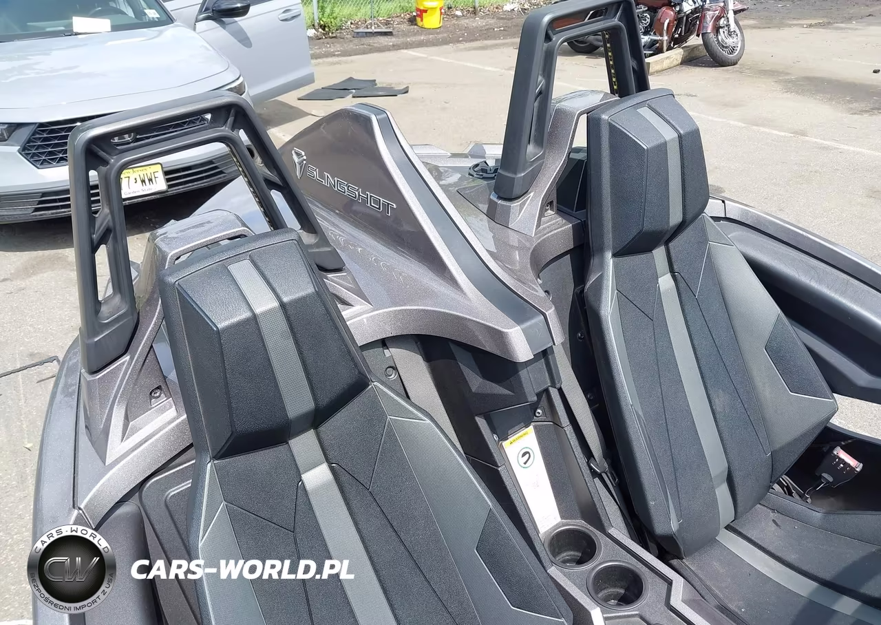 2015 Polaris Slingshot VIN:57XAASFA4F5103177 - 8