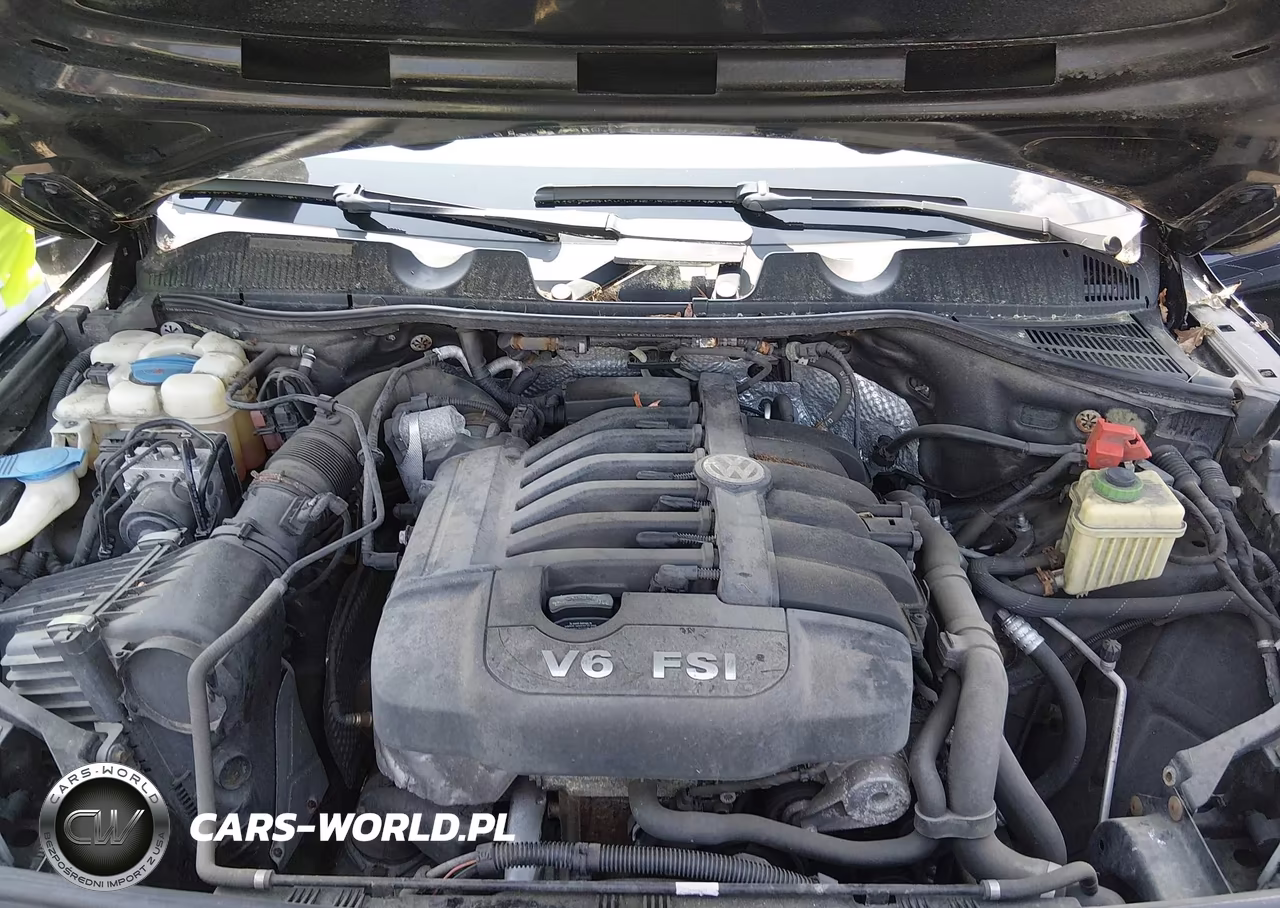 2014 Volkswagen Touareg 3.6L R-Line VIN:WVGDF9BPXED007516 - 10