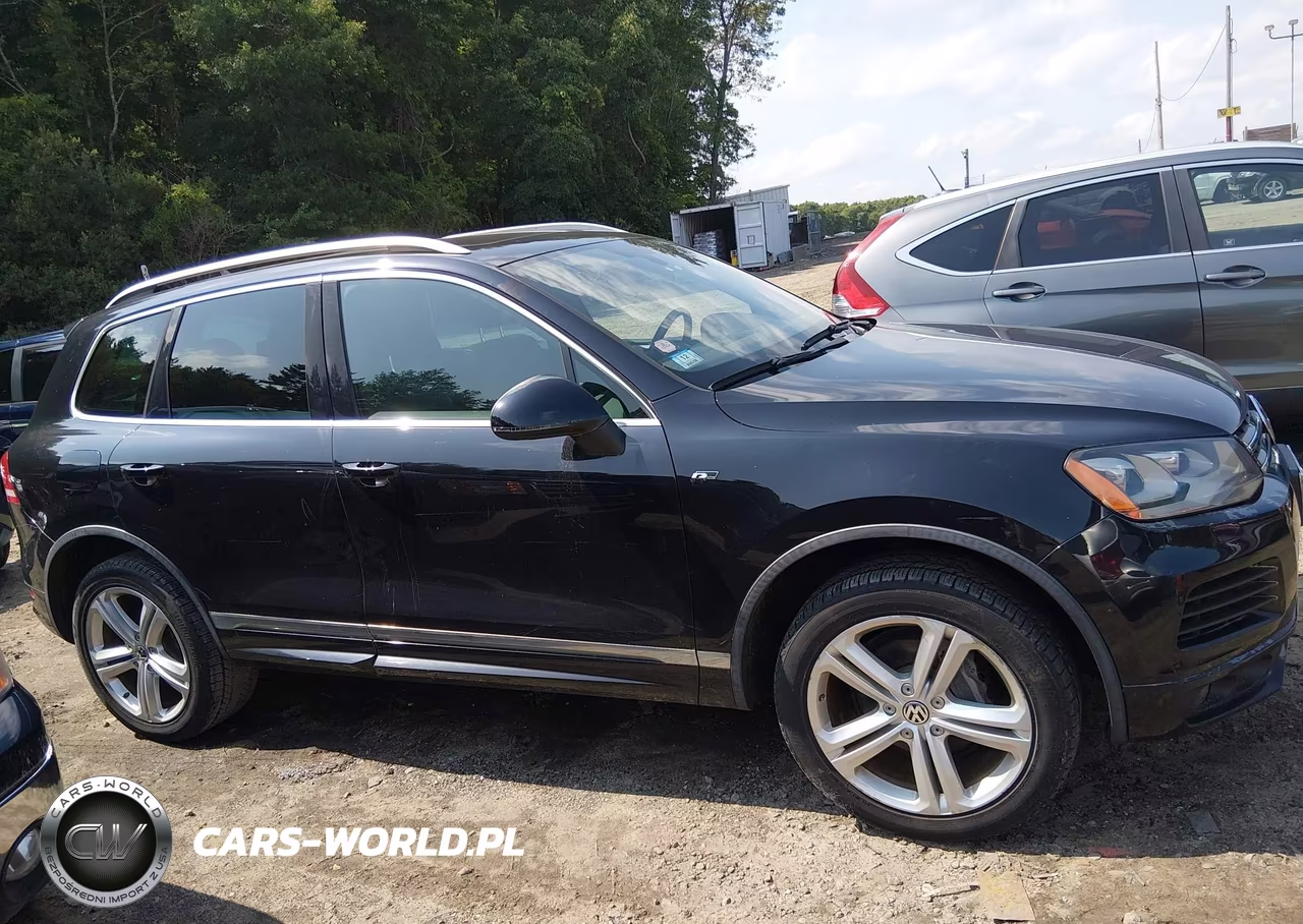 2014 Volkswagen Touareg 3.6L R-Line VIN:WVGDF9BPXED007516 - 13