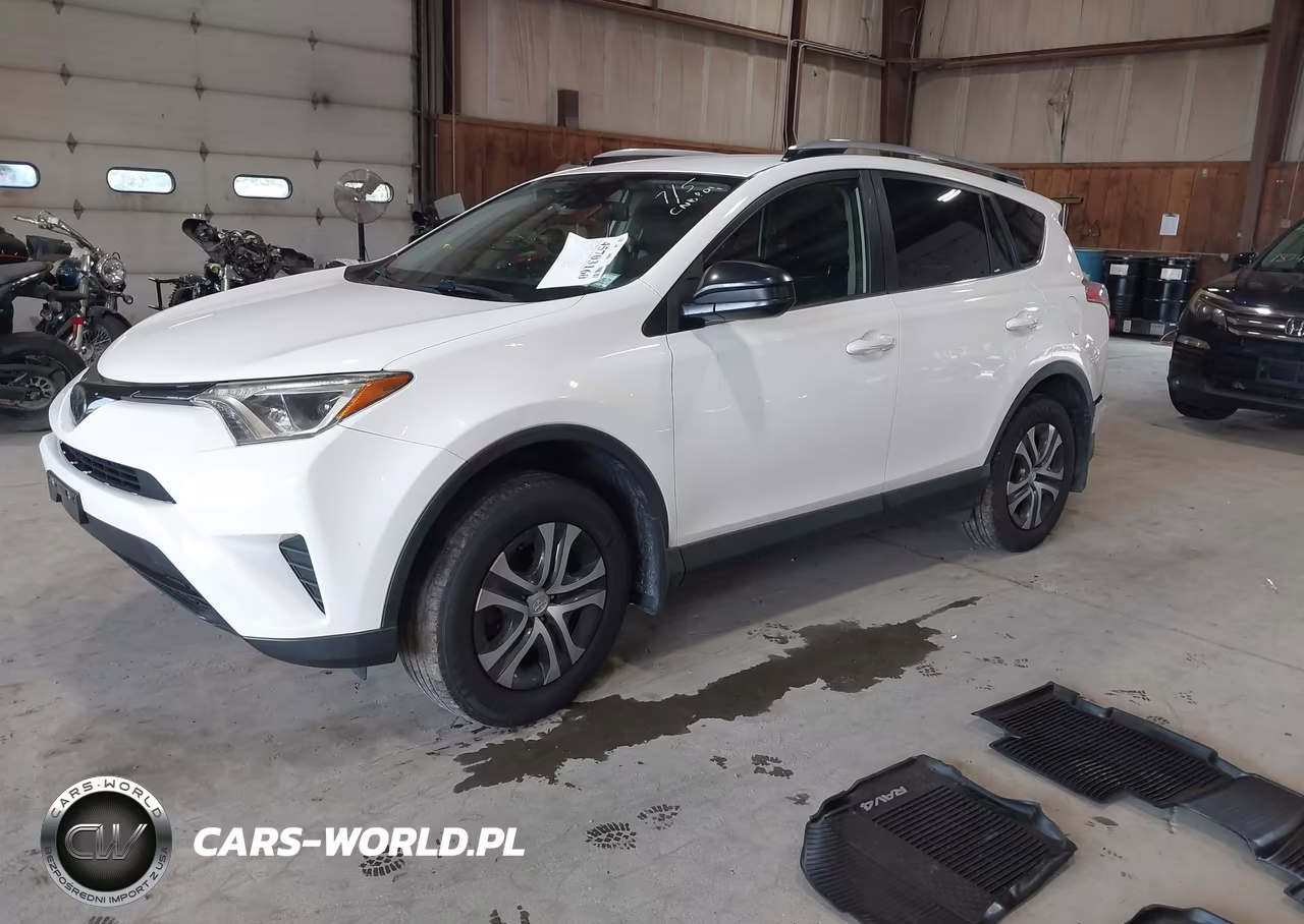 2018 Toyota Rav4 Le VIN:JTMBFREV4JJ723118 - 2
