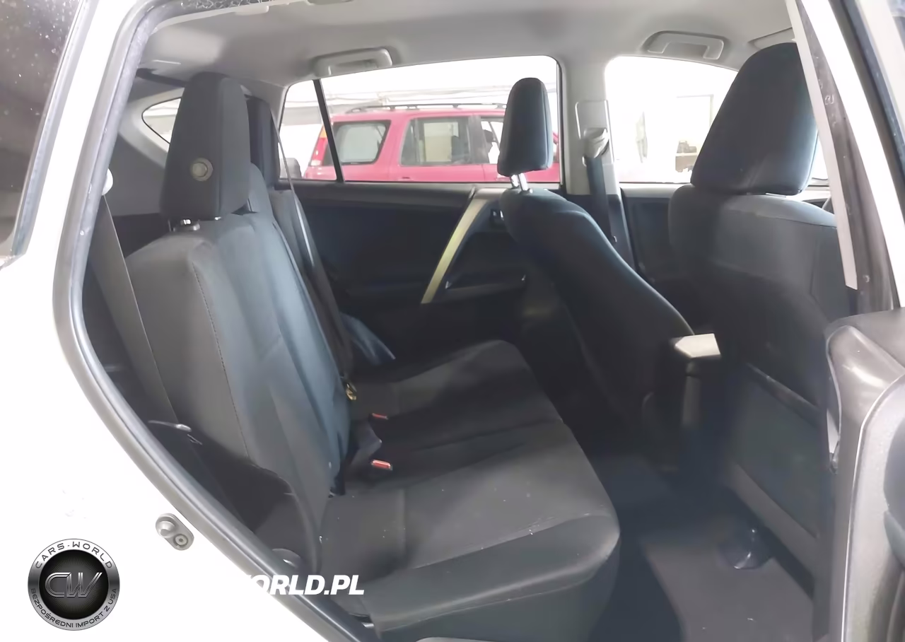 2018 Toyota Rav4 Le VIN:JTMBFREV4JJ723118 - 8