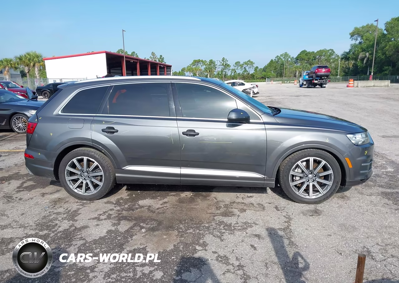 2018 Audi Q7 3.0T Premium VIN:WA1LAAF76JD037210 - 13