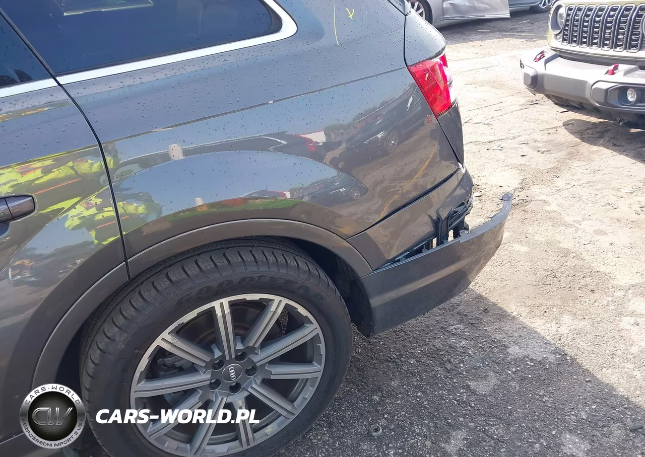 2018 Audi Q7 3.0T Premium VIN:WA1LAAF76JD037210 - 6