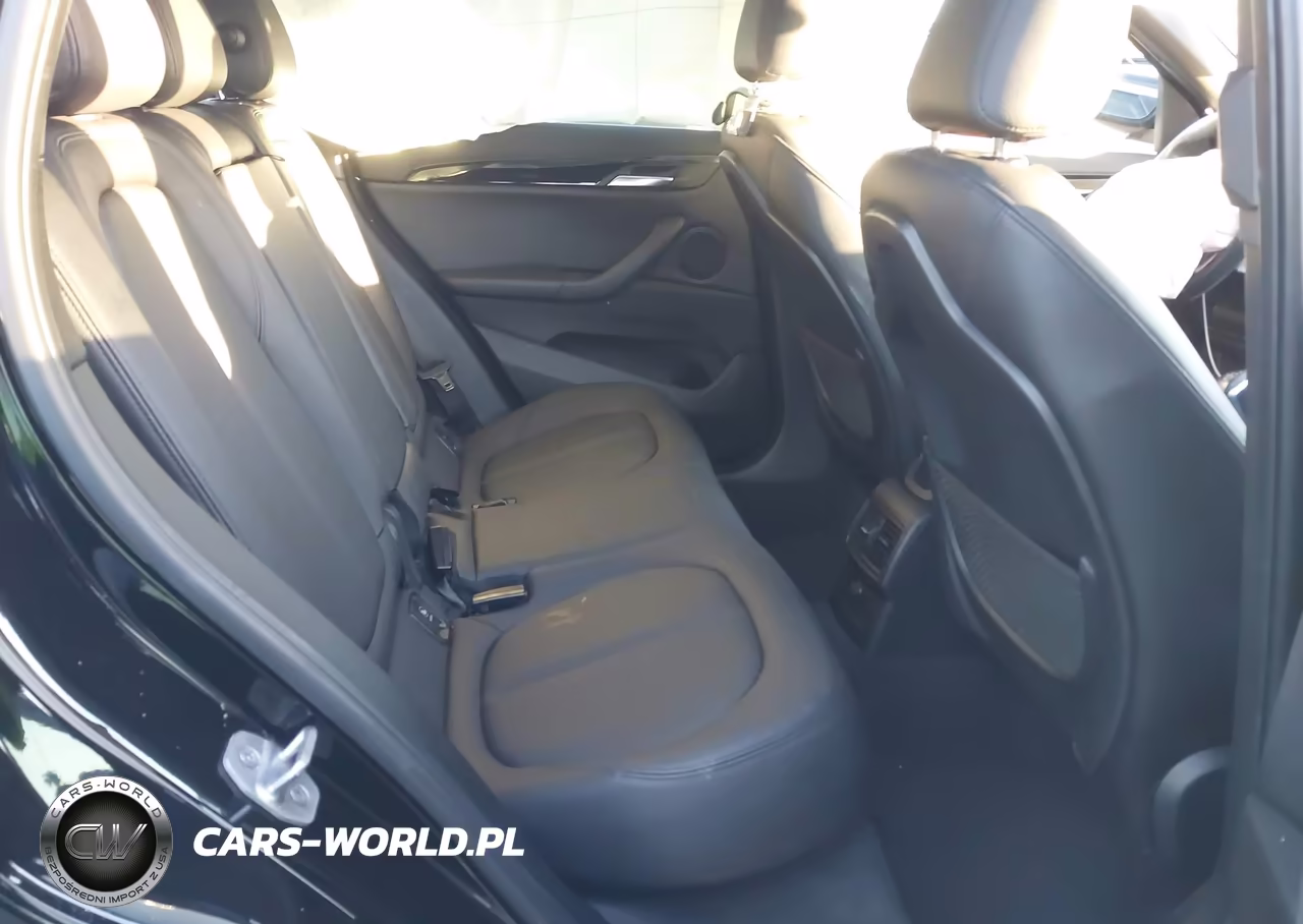 2017 BMW X1 VIN:WBXHU7C30H5H33210 - 8