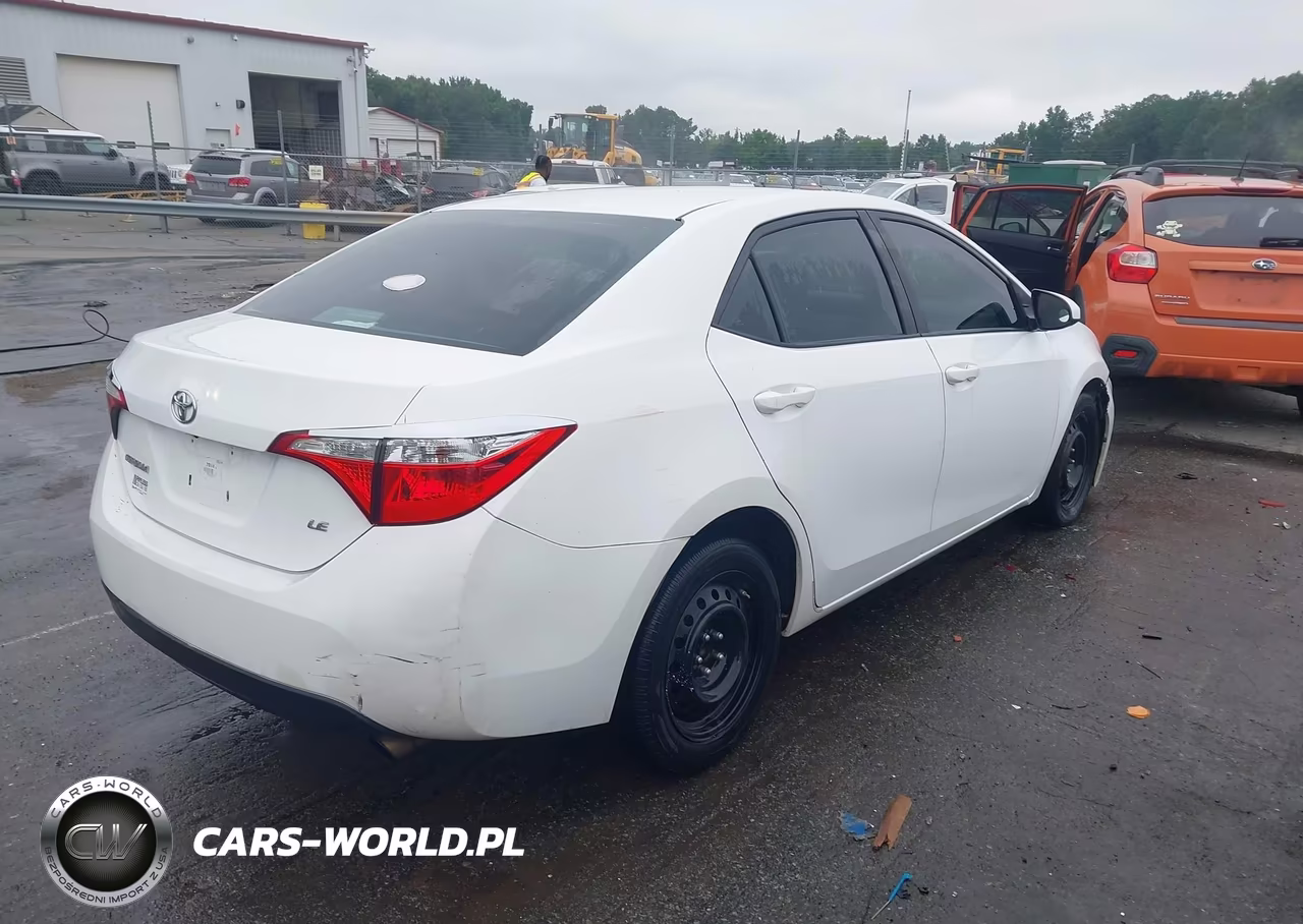 2015 Toyota Corolla Le VIN:2T1BURHE7FC251971 - 4