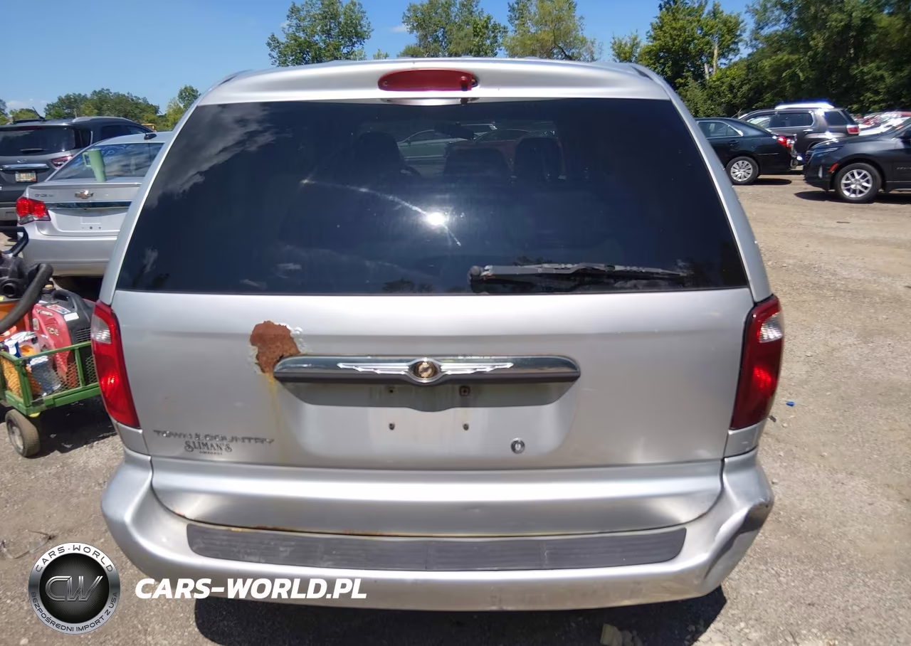 2007 Chrysler Town & Country VIN:1A4GJ45R57B154870 - 17
